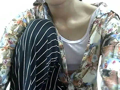 smallcuute online show from November 24, 2025, 8:30 pm