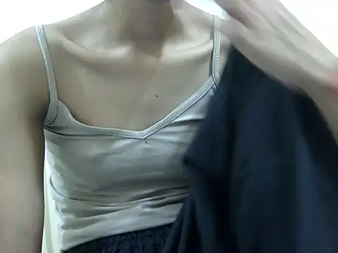 smallcuute online show from January 18, 2026, 10:24 pm