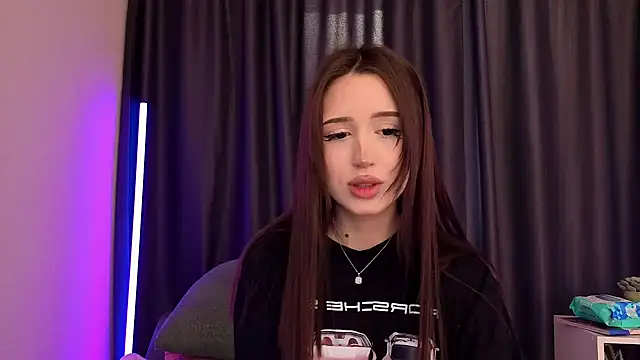 BlackEyesGirl online show from April 8, 2026, 6:24 am