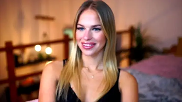 Emilyvanroessel online show from November 23, 2025, 11:32 am