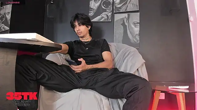 jett savage online show from November 18, 2025, 3:05 pm