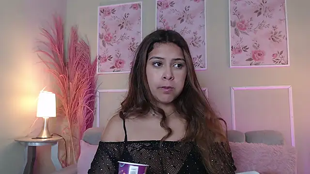 Snapshot of CurlyDani chatting on November 5, 2025, 12:05 pm CurlyDani online show from November 5, 2025, 12:05 pm