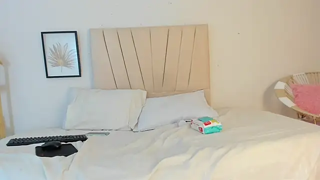  Miaa khalifa  online show from February 27, 2026, 12:27 pm