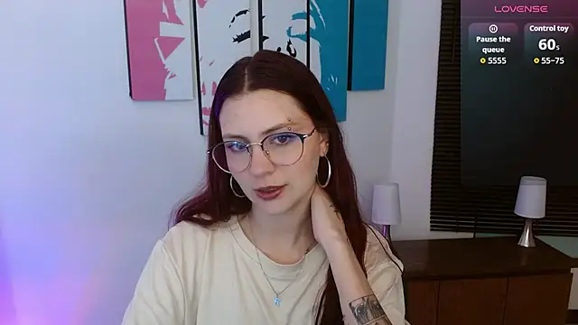 AlanaGarcia19 online show from September 12, 2025, 11:43 am