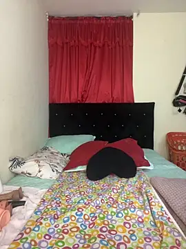 Vamanda05 online show from September 19, 2025, 5:24 pm