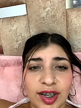 Isaa-Sweet online show from September 11, 2025, 3:39 am