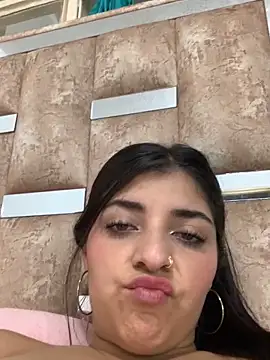 Isaa-Sweet online show from September 11, 2025, 5:24 pm