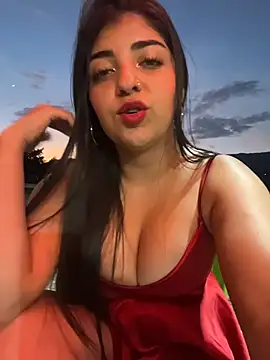 Isaa-Sweet online show from November 22, 2025, 11:04 pm