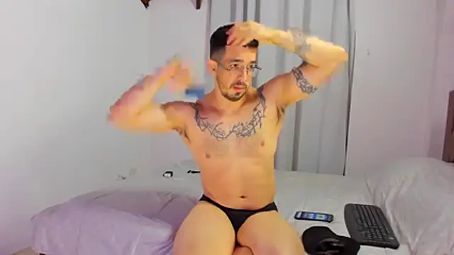 Hunter Hoott online show from December 1, 2025, 12:26 am