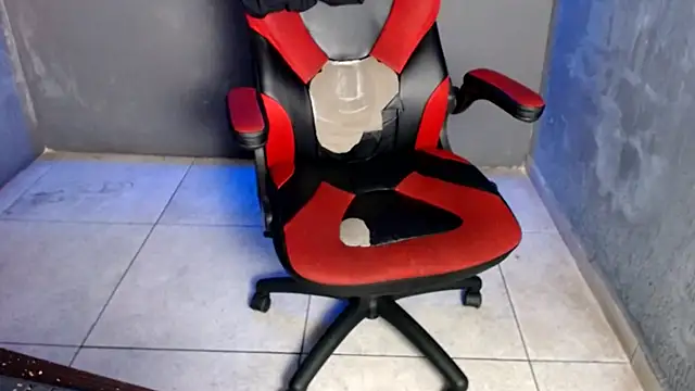 Snapshot of Codyknightt chatting on September 12, 2025, 4:12 am Codyknightt online show from September 12, 2025, 4:12 am