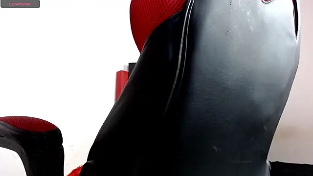 Snapshot of Codyknightt chatting on October 29, 2025, 12:18 pm Codyknightt online show from October 29, 2025, 12:18 pm