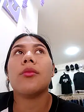 Snapshot of burbuja02 chatting on September 30, 2025, 2:22 pm burbuja02 online show from September 30, 2025, 2:22 pm