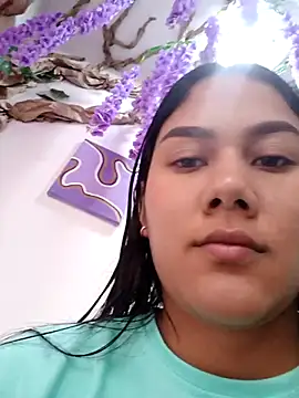 Snapshot of burbuja02 chatting on October 30, 2025, 2:18 pm burbuja02 online show from October 30, 2025, 2:18 pm