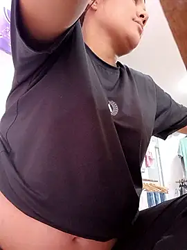 burbuja02 online show from January 10, 2026, 2:30 pm