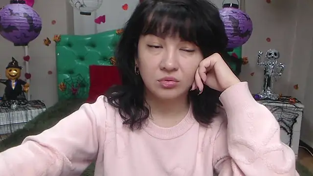 SelenaFly online show from October 28, 2025, 6:17 am