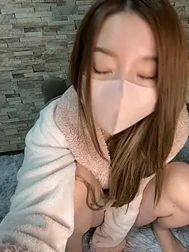 yuuhichan online show from December 15, 2025, 5:17 pm