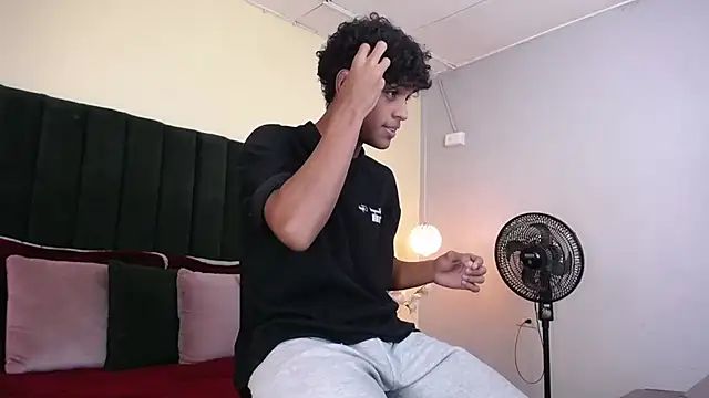 Snapshot of jhos_padill chatting on February 11, 2026, 1:38 pm jhos padill online show from February 11, 2026, 1:38 pm