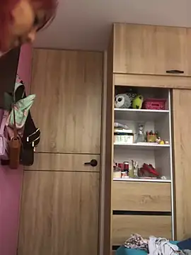 kitty moon1 online show from October 10, 2025, 3:33 pm