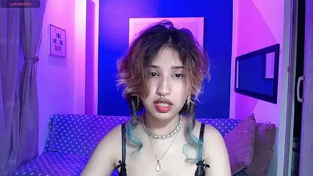 Snapshot of VenusMist chatting on October 6, 2025, 7:55 pm VenusMist online show from October 6, 2025, 7:55 pm