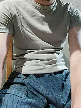 RaoufDz17cm online show from September 18, 2025, 8:22 pm