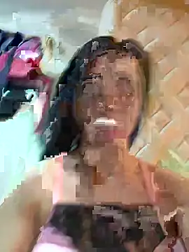 hotqueen02 online show from April 26, 2026, 7:39 am