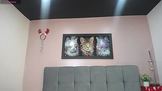 tiiny emilly online show from December 22, 2025, 9:34 pm