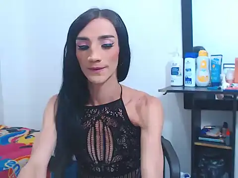 natashat lorent online show from November 16, 2025, 2:33 pm