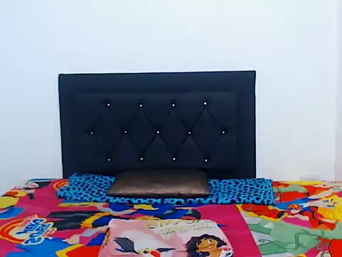 natashat lorent online show from November 29, 2025, 10:24 pm