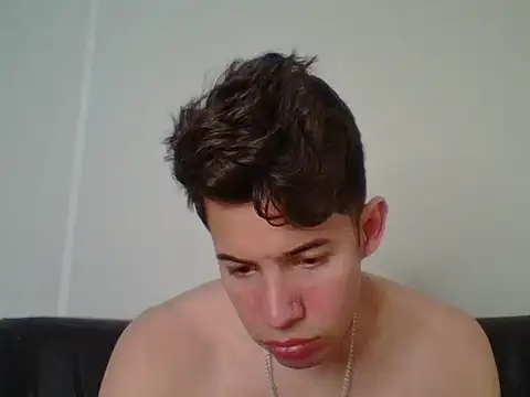 Snapshot of Maxtaylor18 chatting on November 4, 2025, 2:43 am Maxtaylor18 online show from November 4, 2025, 2:43 am