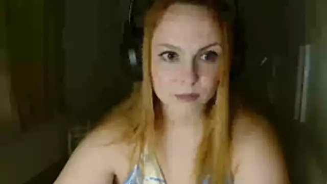 Snapshot of iara_foxy chatting on October 26, 2025, 1:22 am iara foxy online show from October 26, 2025, 1:22 am