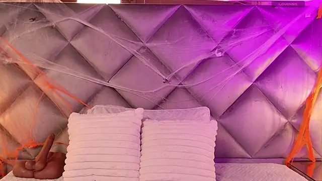 gemma sm online show from October 24, 2025, 2:52 am