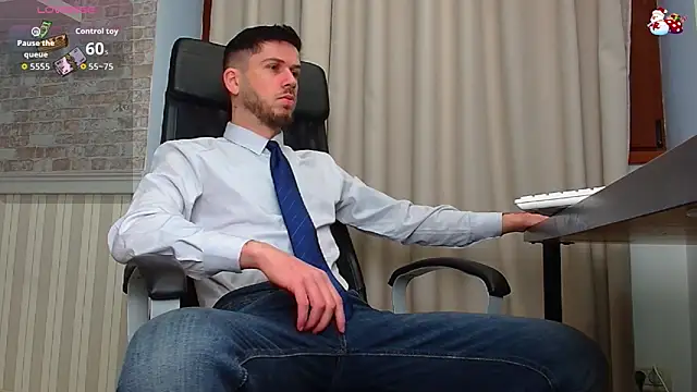 Snapshot of JonahShaw chatting on December 16, 2025, 5:45 am JonahShaw online show from December 16, 2025, 5:45 am