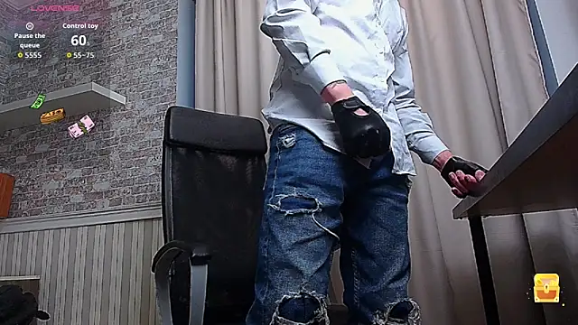 Snapshot of JonahShaw chatting on February 4, 2026, 5:24 am JonahShaw online show from February 4, 2026, 5:24 am