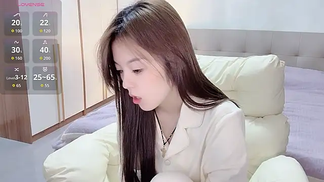 T-LL77- online show from October 8, 2025, 6:16 pm