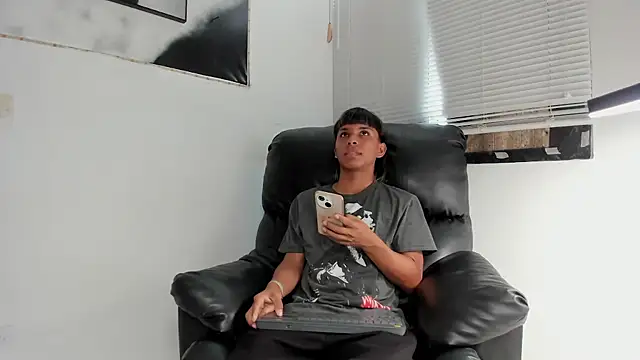 tyler twink boy online show from February 5, 2026, 2:00 pm