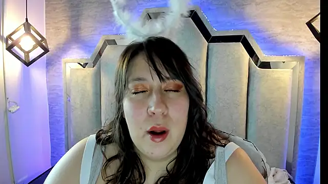  Emily rosee  online show from October 31, 2025, 11:33 am