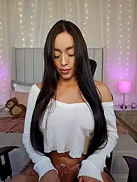 AriadnaTaylor online show from October 8, 2025, 5:21 pm