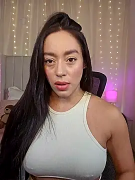 AriadnaTaylor online show from May 27, 2026, 4:59 pm