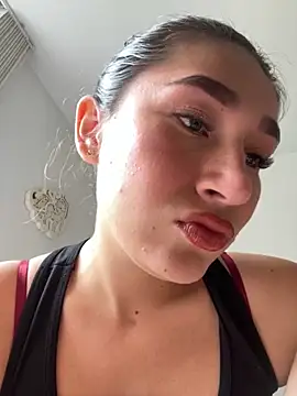 Isa Villamarin online show from October 21, 2025, 4:41 pm