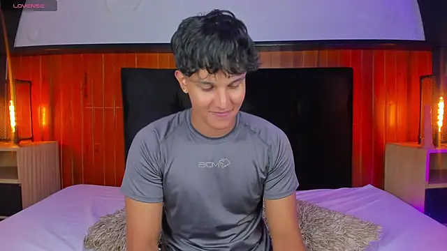 Snapshot of Leo_Savage_ chatting on September 22, 2025, 8:00 pm Leo Savage  online show from September 22, 2025, 8:00 pm