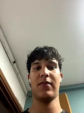 Snapshot of Leo_Savage_ chatting on October 8, 2025, 3:04 am Leo Savage  online show from October 8, 2025, 3:04 am