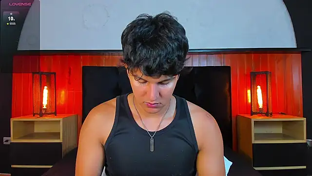 Leo Savage  online show from May 26, 2026, 4:08 am