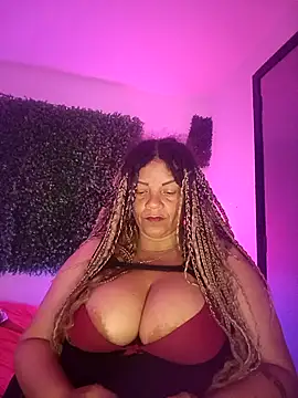 Snapshot of Eva_Luxei chatting on September 24, 2025, 12:52 pm Eva Luxei online show from September 24, 2025, 12:52 pm