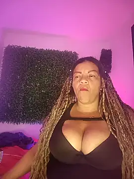 Snapshot of Eva_Luxei chatting on October 22, 2025, 11:26 pm Eva Luxei online show from October 22, 2025, 11:26 pm