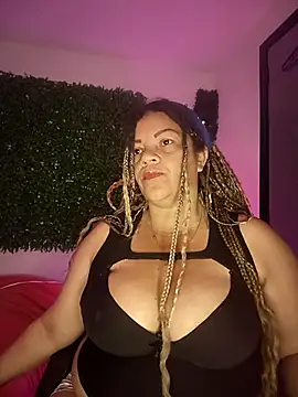 Snapshot of Eva_Luxei chatting on October 28, 2025, 12:09 pm Eva Luxei online show from October 28, 2025, 12:09 pm