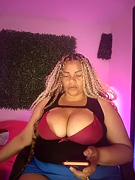 Snapshot of Eva_Luxei chatting on November 10, 2025, 12:15 pm Eva Luxei online show from November 10, 2025, 12:15 pm