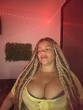 Snapshot of Eva_Luxei chatting on December 18, 2025, 5:02 am Eva Luxei online show from December 18, 2025, 5:02 am