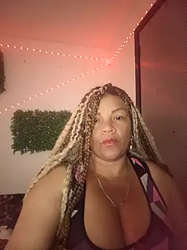 Snapshot of Eva_Luxei chatting on December 23, 2025, 4:43 am Eva Luxei online show from December 23, 2025, 4:43 am