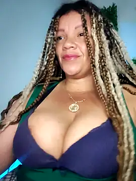 Snapshot of Eva_Luxei chatting on February 1, 2026, 6:23 am Eva Luxei online show from February 1, 2026, 6:23 am