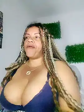 Snapshot of Eva_Luxei chatting on February 6, 2026, 5:23 am Eva Luxei online show from February 6, 2026, 5:23 am